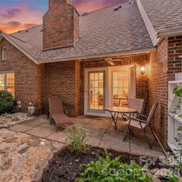 806 Colony Oaks Drive