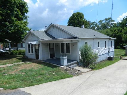 129 Edgebrook Place