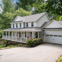 10 Lark Hill Drive