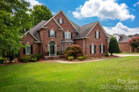 5523 Weavers Row active home in Cramer Woods, Gastonia, NC