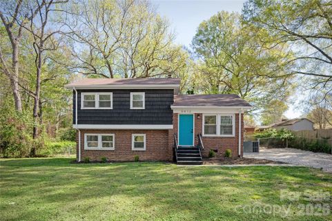 5412 Milhaven Lane active home in Milhaven Park, Charlotte, NC