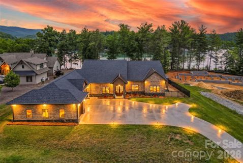Homes in The Peninsula At Lake James, Nebo