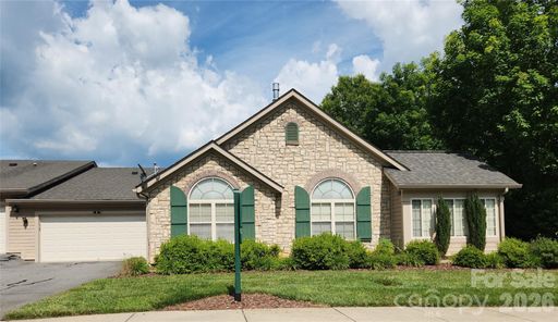 1 Mountain Meadow Circle active home in Hamburg Crossing, Weaverville, NC