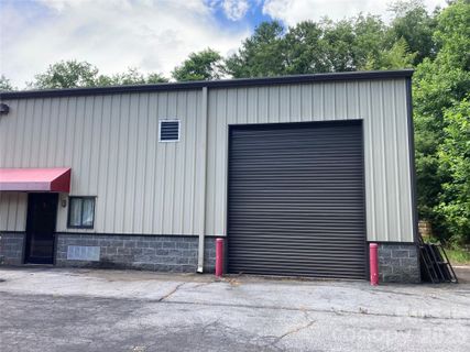 6424 Boylston Highway