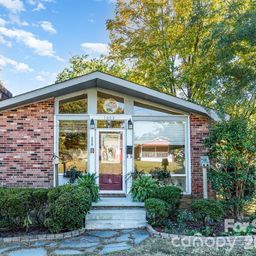 1003 Robinhood Lane