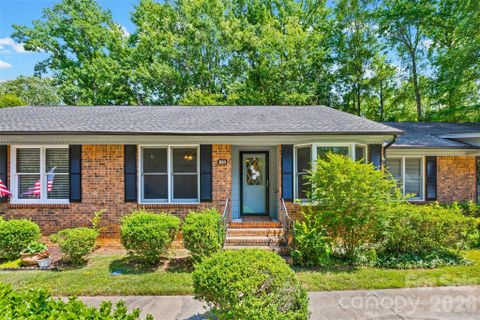 105 David Court active home in Ashebrook Villas, Fort Mill, SC