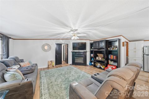 102 Sycamore Drive pending home in Roy Hilferty, Hickory, NC