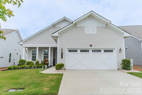 1019 Carlyle Lane