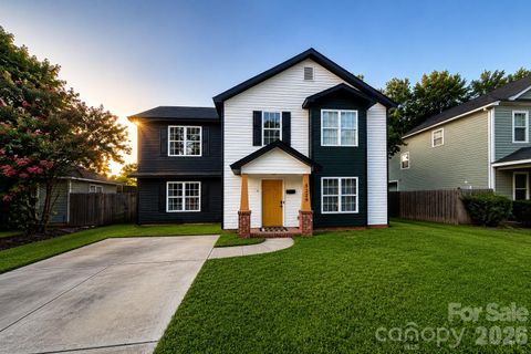 5229 Tarrywood Lane pending home in Windsor Park, Charlotte, NC