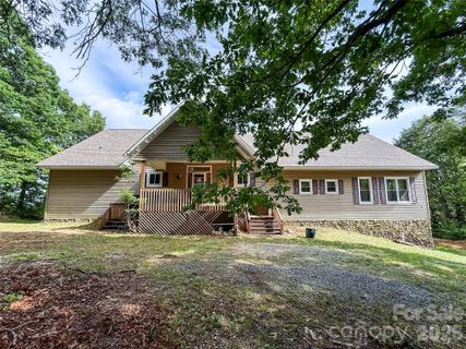 386 Arrowhead Trail active home in Camp Skyuka, Columbus, NC