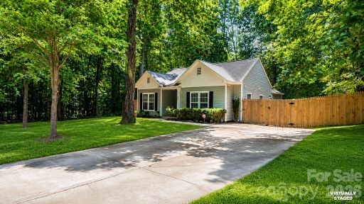 5050 Gibbons Link Road pending home in Scotsborough, Charlotte, NC