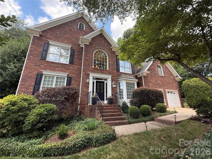 9125 Grove Tree Lane pending home in Wynfield Forest, Huntersville, NC