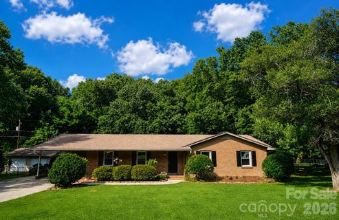 2914 Dresden Drive