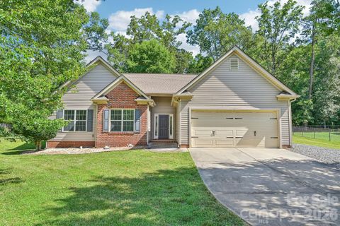 624 Hunley Street pending home in Pine Forest Estates, Monroe, NC