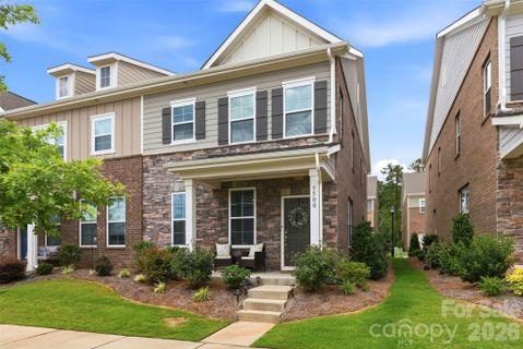 5500 Kinsbridge Drive pending home in McEwen Village, Mint Hill, NC