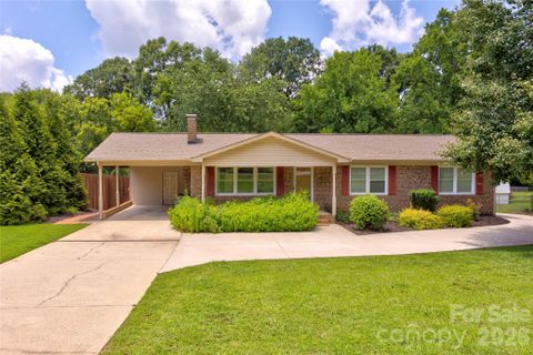 822 Rubens Road pending home in Picture Park, Concord, NC