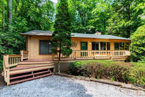 86 Mountain Road pending home in Wild Acres, Maggie Valley, NC