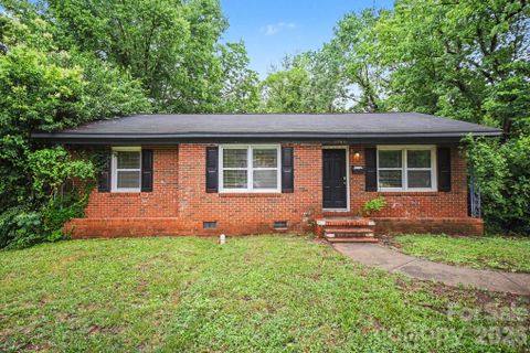 3700 Sargeant Drive active home in Rollingwood, Charlotte, NC