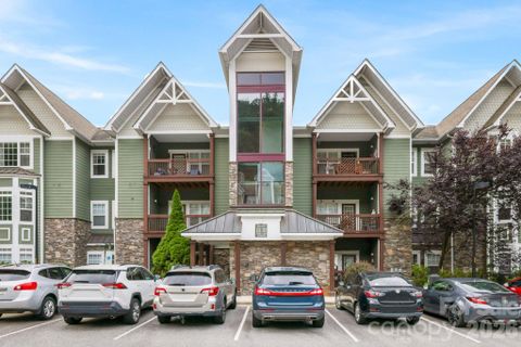 1000 Olde Eastwood Village Boulevard