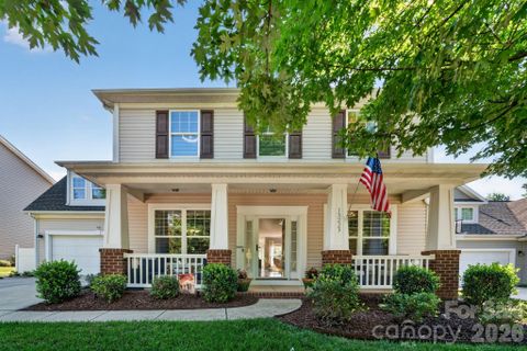 13223 Freedom Valley Drive pending home in Centennial, Huntersville, NC