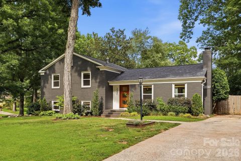 5301 Glenham Drive pending home in Madison Park, Charlotte, NC