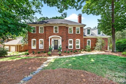 10300 Ben Franklin Court pending home in Williamsburg, Charlotte, NC
