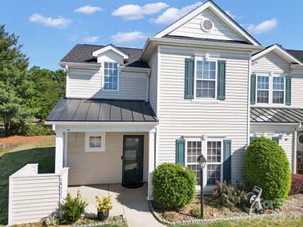 14721 Lions Pride Court pending home in Lions Gate, Charlotte, NC