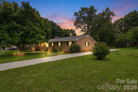 6108 Mallard Drive active home in Waverly, Charlotte, NC
