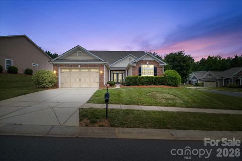 3743 Salvistrin Street pending home in The Vineyards On Lake Wylie, Charlotte, NC