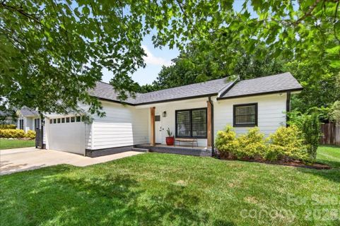 8610 Brookstead Drive pending home in Brookstead, Charlotte, NC