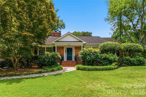 3900 Riverbend Road pending home in Beverly Woods, Charlotte, NC