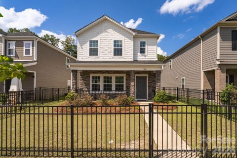 466 Cranford Drive pending home in Preston Park, Pineville, NC