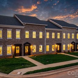 2111 24th Street Lane