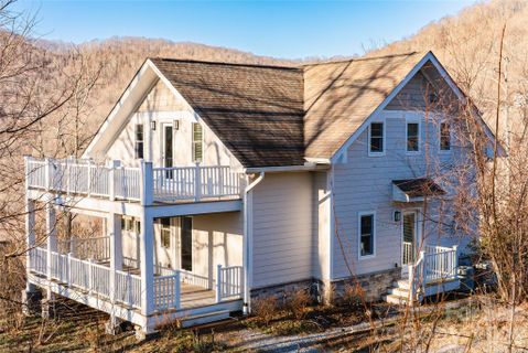 11 Lila Lane active home in Mount Soma, Clyde, NC