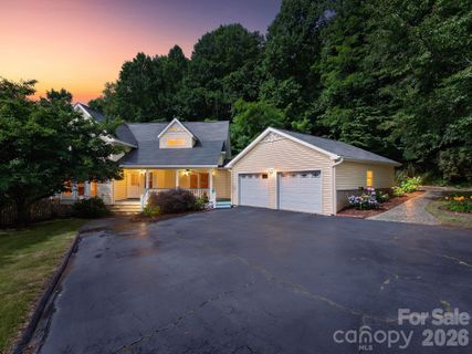 30 Apple Tree Way