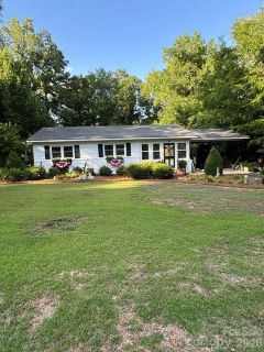606 N Pine Lane