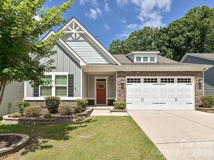 10038 Lilac Court active home in Enclave At Holcomb, Charlotte, NC