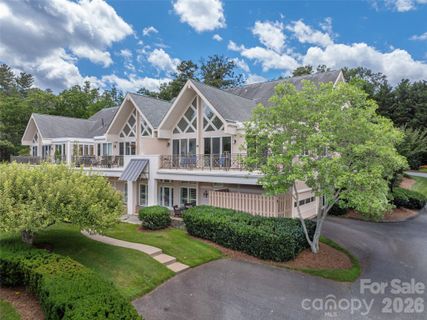34 Dover Street pending home in Country Club Villas Of Asheville, Asheville, NC