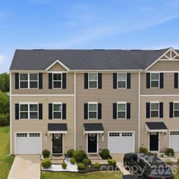 6121 Cutwater Circle