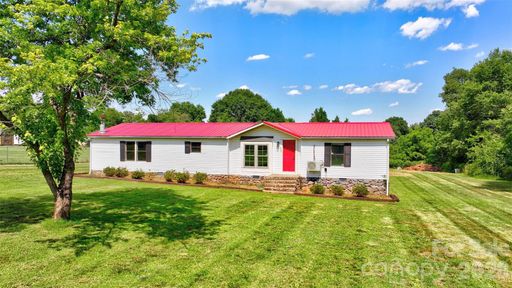 2596 Midnight Drive pending home in Farmwood, Claremont, NC