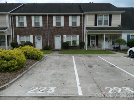 223 Linkside Court
