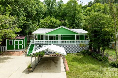 389 Rollins Road