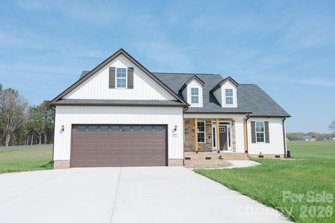 209 Beths Court active home in Hopes Corner, York, SC