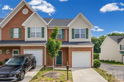 2113 Lennoxshire Square Court