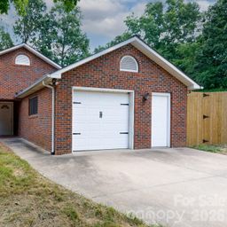 1108 Ebinport Road