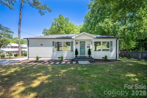 445 Oakwood Avenue