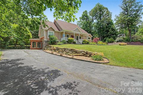 312 Benjamin Way pending home in Sherman Estates, Hendersonville, NC