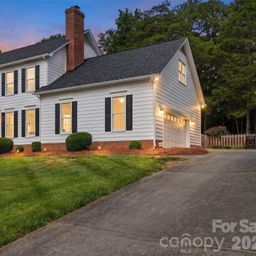 1924 Cavendale Drive