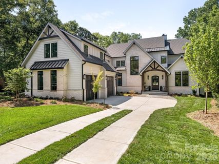 3240 Sunset Drive active home in Sedgefield, Charlotte, NC
