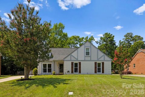 11232 Coachman Circle pending home in Colony Woods, Charlotte, NC